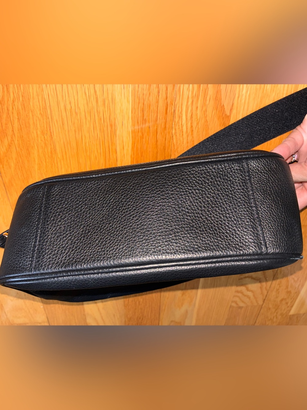 EUC- Coach F75818 Leather Crossbody- Black/Gold Strap - Picture 6 of 9